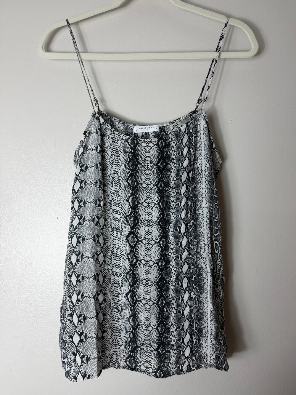 Equipment Femme Top S Black Gray White 100% Silk Snakeskin Print Sleeveless Tank